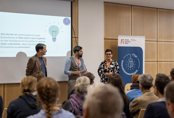 Vertreter:innen von FSW und &quot;wirkt&quot; konnten Teilnehmende aus vielen verschiedenen Organisationen begrüßen.
