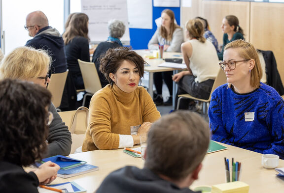 Mehr als 60 Teilnehmer:innen entwickelten und diskutierten Ideen für neue Angebote.